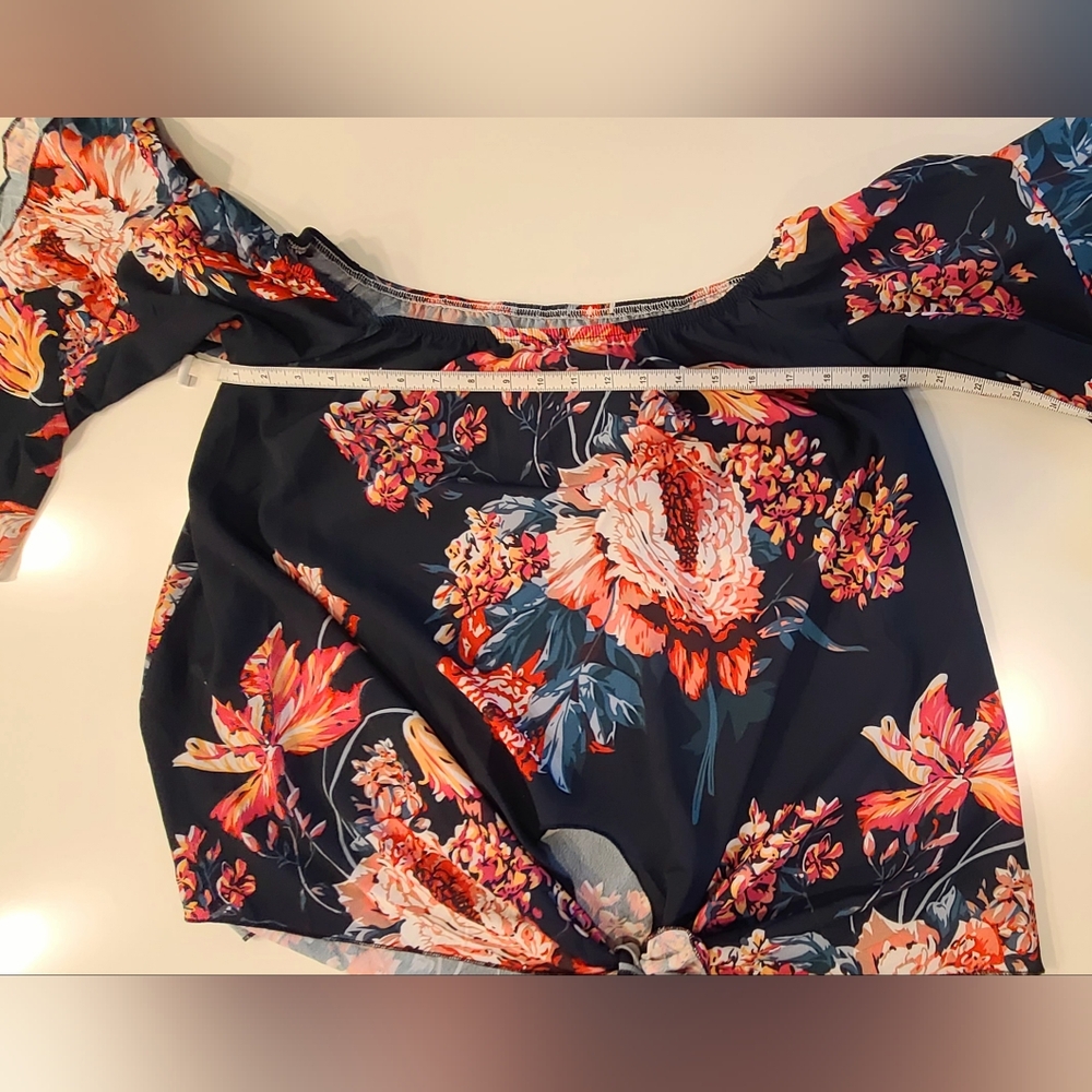 Women's Off-The-Shoulder Vibrant Floral Blouse - Size Large - Picture 4 of 15
